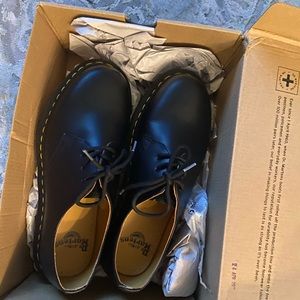 Dr. Martens, 1461 3-eye Gibson Flat shoes.